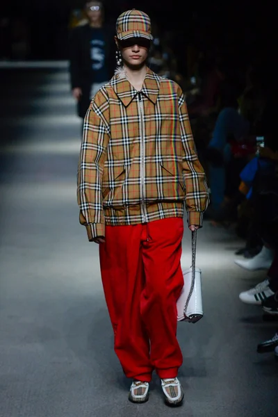 Look 17